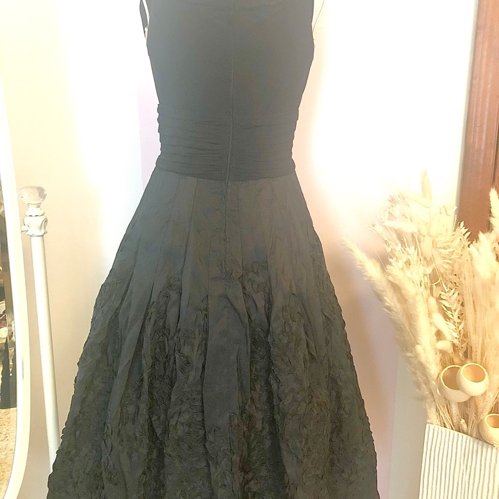 Dress - Picture 2 of 7